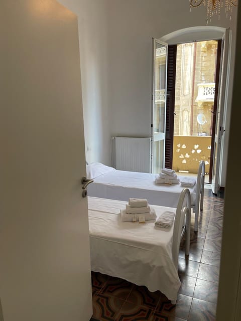 Cavour Rooms Bed and Breakfast in La Spezia