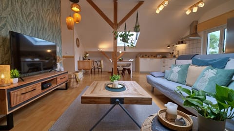 Living room, Seating area, Evening entertainment