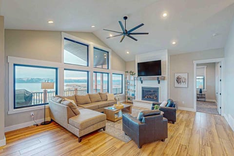 Bear Lake Retreat House in Garden City