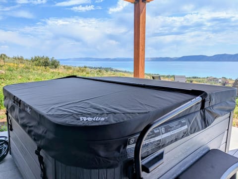 Bear Lake Retreat House in Garden City