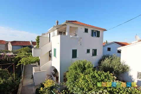 Facade/entrance, Garden view