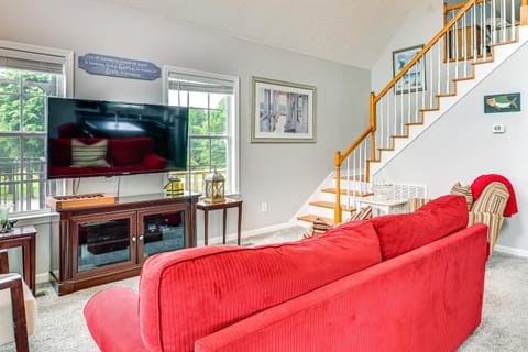 Tennessee River Retreat Multi-Level Deck and Views House in Tennessee