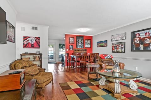 Five Points Dawg Crib On Campus House in Athens