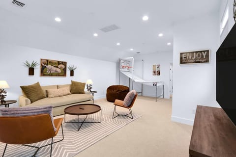 Chic Modern Farm Haus - Minutes to Everything House in New Braunfels