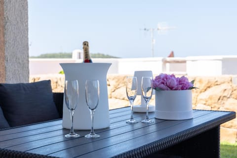 Day, Natural landscape, View (from property/room), Balcony/Terrace, Dining area