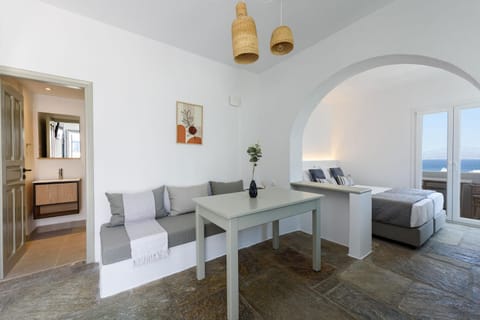 Seating area, Dining area