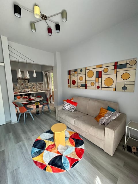 Kitchen or kitchenette, Living room, Dining area