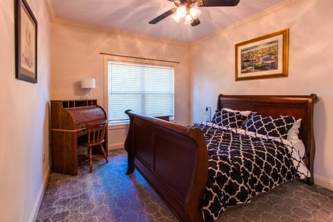 Low Country Dawg House - Stunning Walking Trails House in Athens