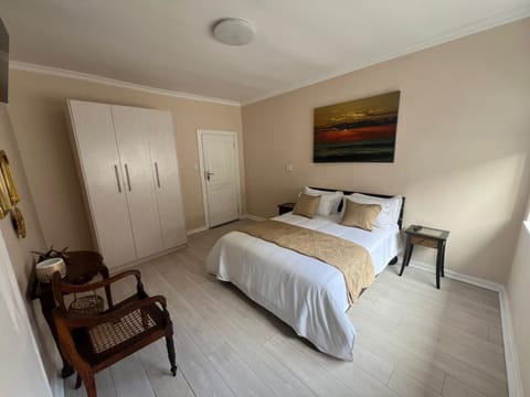 Bed, Seating area, Bedroom, wardrobe