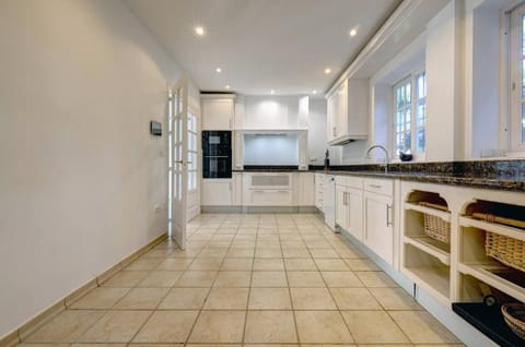 Kitchen or kitchenette, Breakfast, kitchen, kitchen