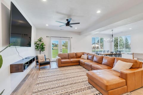 Dream Bear Lake Getaway w/ Hot Tub & Yard House in Garden City