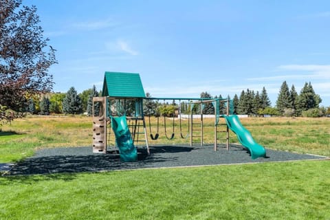 Dream Bear Lake Getaway w/ Hot Tub & Yard House in Garden City