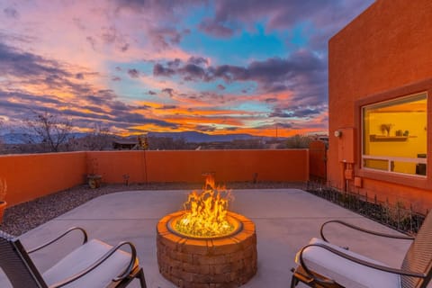 Patio, Natural landscape, Sunset, fireplace