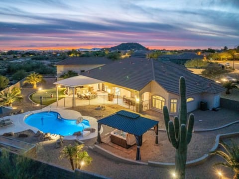 Property building, Natural landscape, Hot Tub, Swimming pool