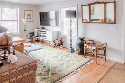 Downtown Lakefront Hideaway Apartment in Burlington