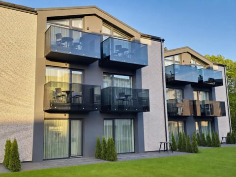 Property building, Day, Garden, View (from property/room), Balcony/Terrace, Garden view