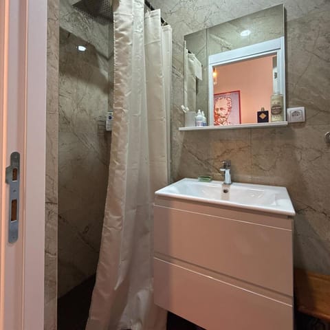 Pinjes Luxury Penthouse & Pool Apartment in Ulcinj