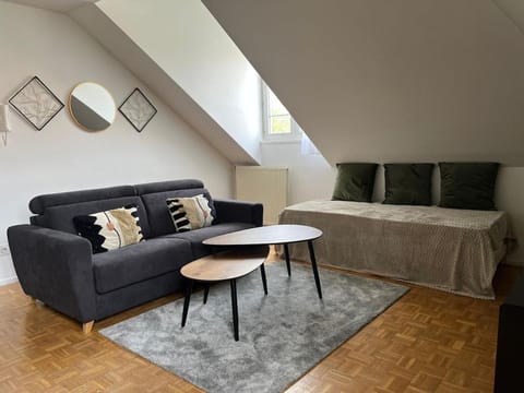 Seating area, Bedroom