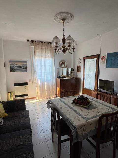 TV and multimedia, Living room, Dining area