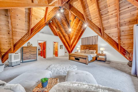 Homewood Hideaway Family Friendly plus EV Charger House in Lake Tahoe