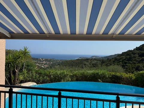 Natural landscape, Balcony/Terrace, Pool view, Sea view, Swimming pool