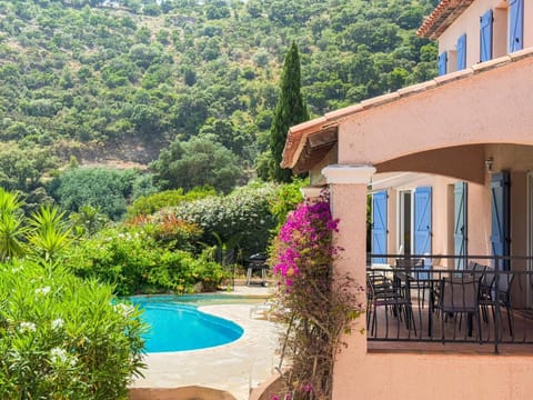 Patio, Natural landscape, Balcony/Terrace, Garden view, Mountain view, Pool view, Sea view, Swimming pool