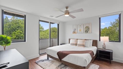 Upstay Modern 2 Bedroom Home near South Congress Apartment in South Congress