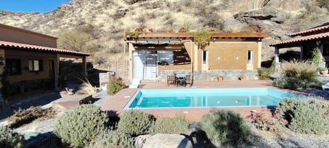 Property building, Garden, Swimming pool
