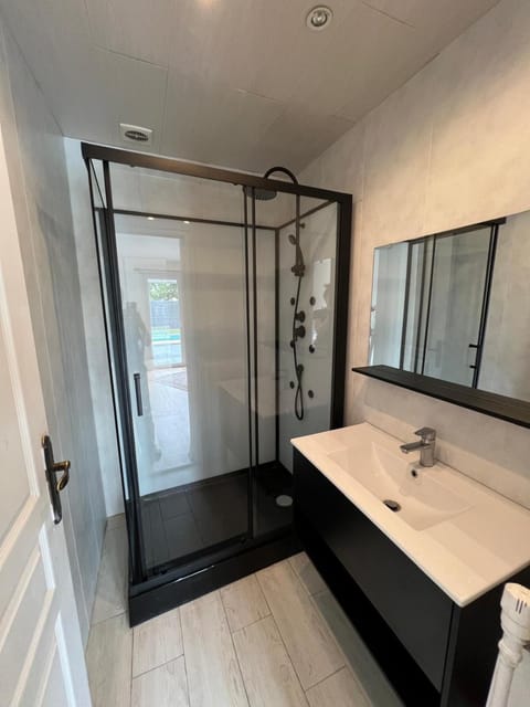 Maison jardin barbecue parking Villa in Montbéliard