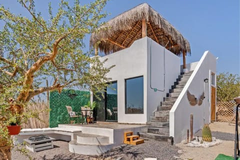 Property building, Patio, Day, Garden, View (from property/room), Balcony/Terrace, Dining area, Garden view