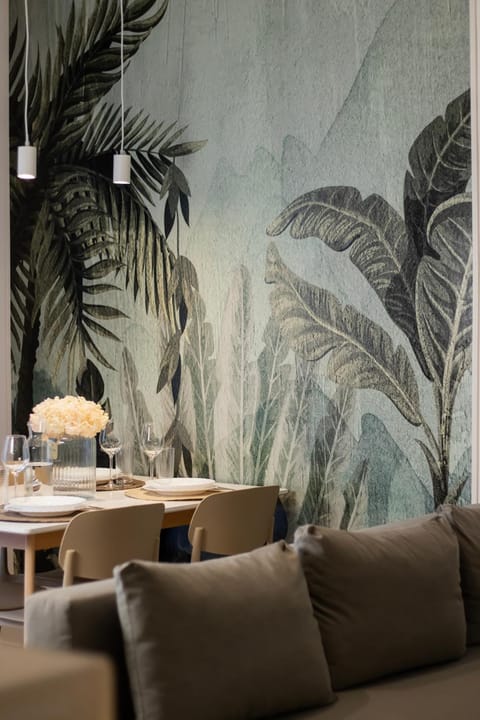 Decorative detail, Seating area, Dining area