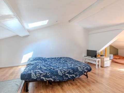 Bed, TV and multimedia