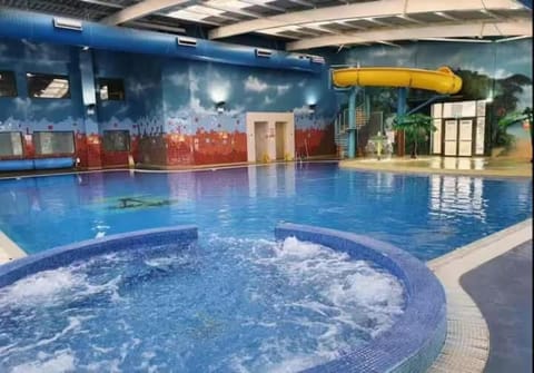 Fabulous 3 Bedroom Static Caravan at Billing Aquadrome Campground/ 
RV Resort in Northampton