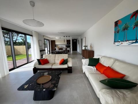 Ty Rosc'OFF, Plain-pied de charme, tout récent, à proximité immédiate du centre de Roscoff House in Finistere