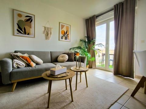 Balcony/Terrace, Living room, Decorative detail, Seating area