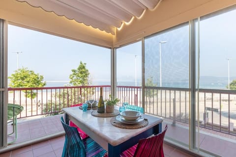 Day, Natural landscape, View (from property/room), Balcony/Terrace, Dining area, Sea view