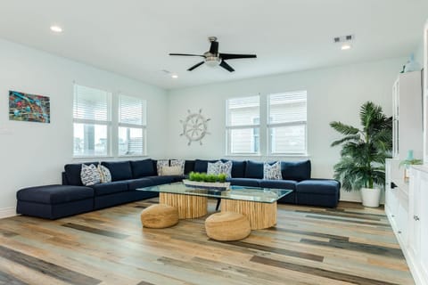 Buccaneer's Landing - Spacious, Sunny & Shipshape House in Alvin