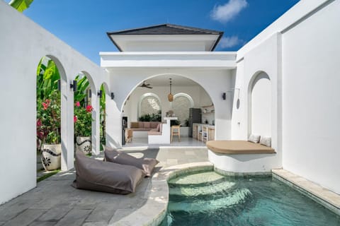 Property building, Swimming pool
