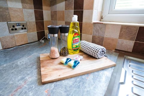 Home close to city center home House in Milton Keynes