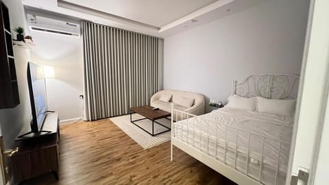 Bed, Photo of the whole room, Bedroom, air conditioner