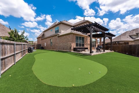 Iron & Ivy 5BR5BA Sleeps 12 House in Flower Mound