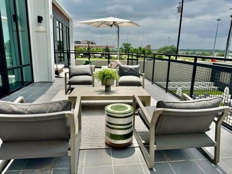Patio, Day, View (from property/room), Balcony/Terrace, Seating area