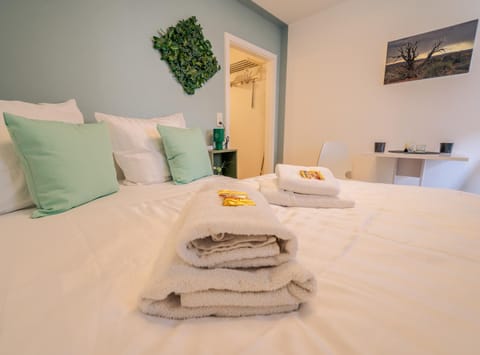 Bed, Photo of the whole room