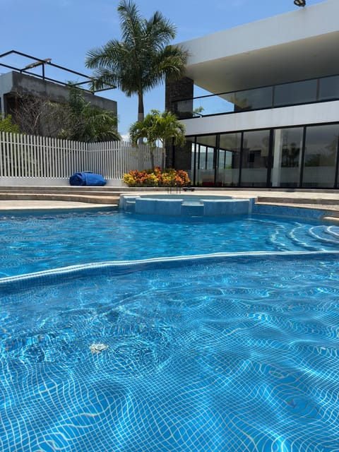 Casa de Campo Lake Shore Jocotepec House in Chapala