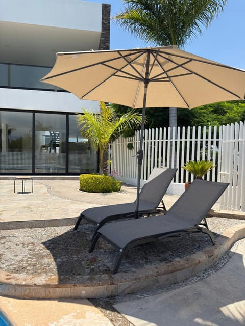 Casa de Campo Lake Shore Jocotepec House in Chapala