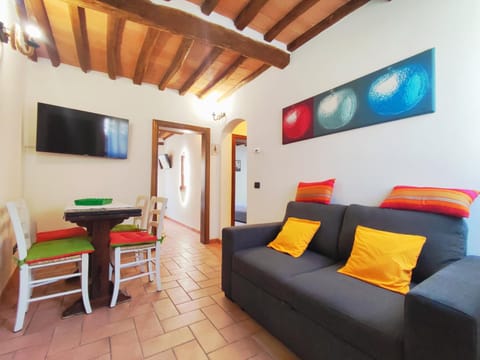 Communal lounge/ TV room, Living room, Dining area