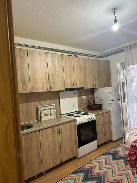 Kitchen or kitchenette, dishwasher, minibar, oven, pet friendly, stove