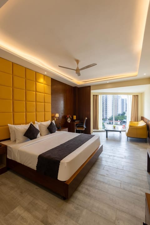 Bed, Coffee/tea facilities, Photo of the whole room, Seating area, Bedroom, City view, air conditioner