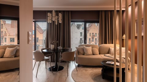 Bed, Living room, Photo of the whole room, Seating area