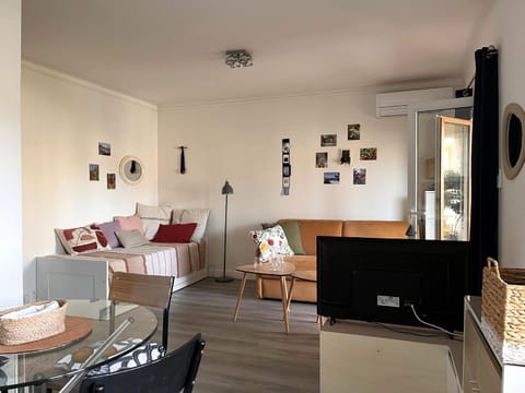 Communal lounge/ TV room, Bed, Living room, Decorative detail, air conditioner